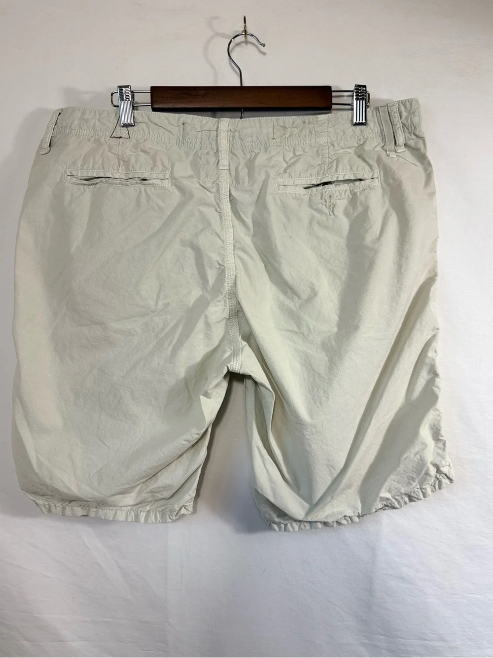Men's Flat Front Shorts in Light Beige – Classic Summer Staple